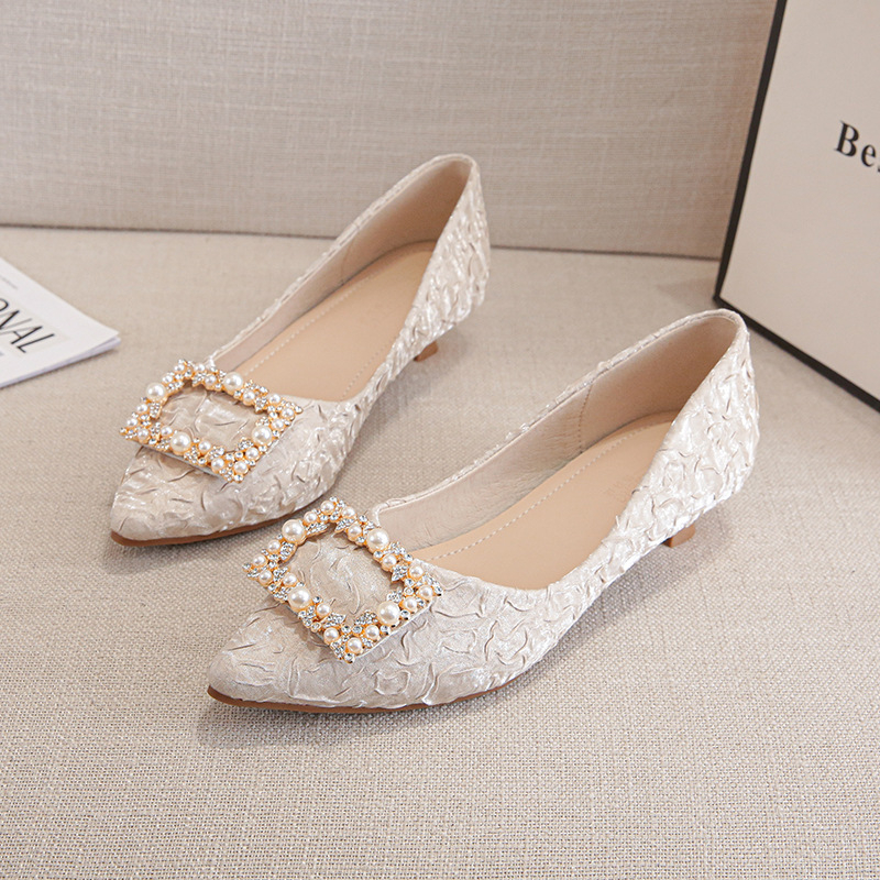 Ivory Textured Satin Pointed T - Ankle Strap Heels 评论和价格